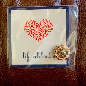 KEEP Rose gold compass charm 💕